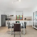 Cassis בית נופש אדחה