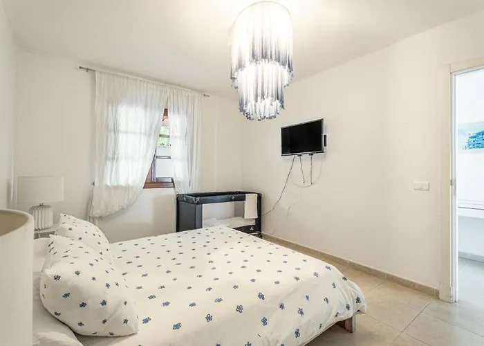 Cassis بيت للعطل أذيخي